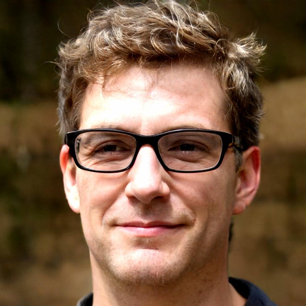 Retrato de David Ruiz, pionero en finanzas conscientes y sostenibilidad